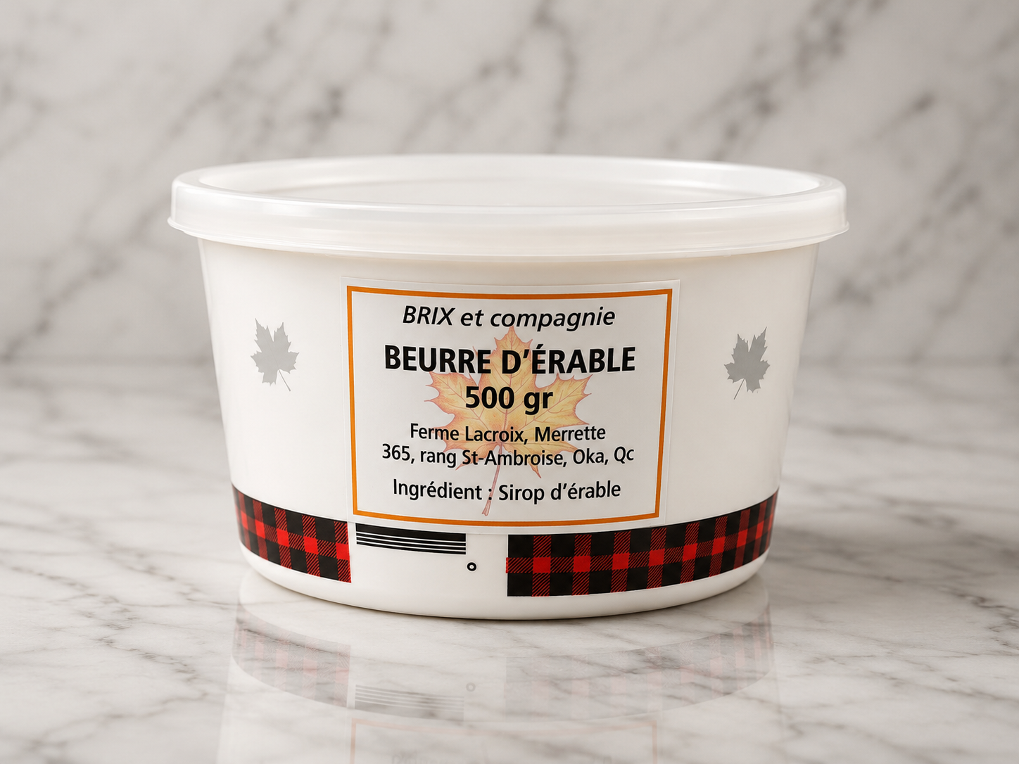 Beurre d'érable pot de plastique (Maple butter in plastic container)